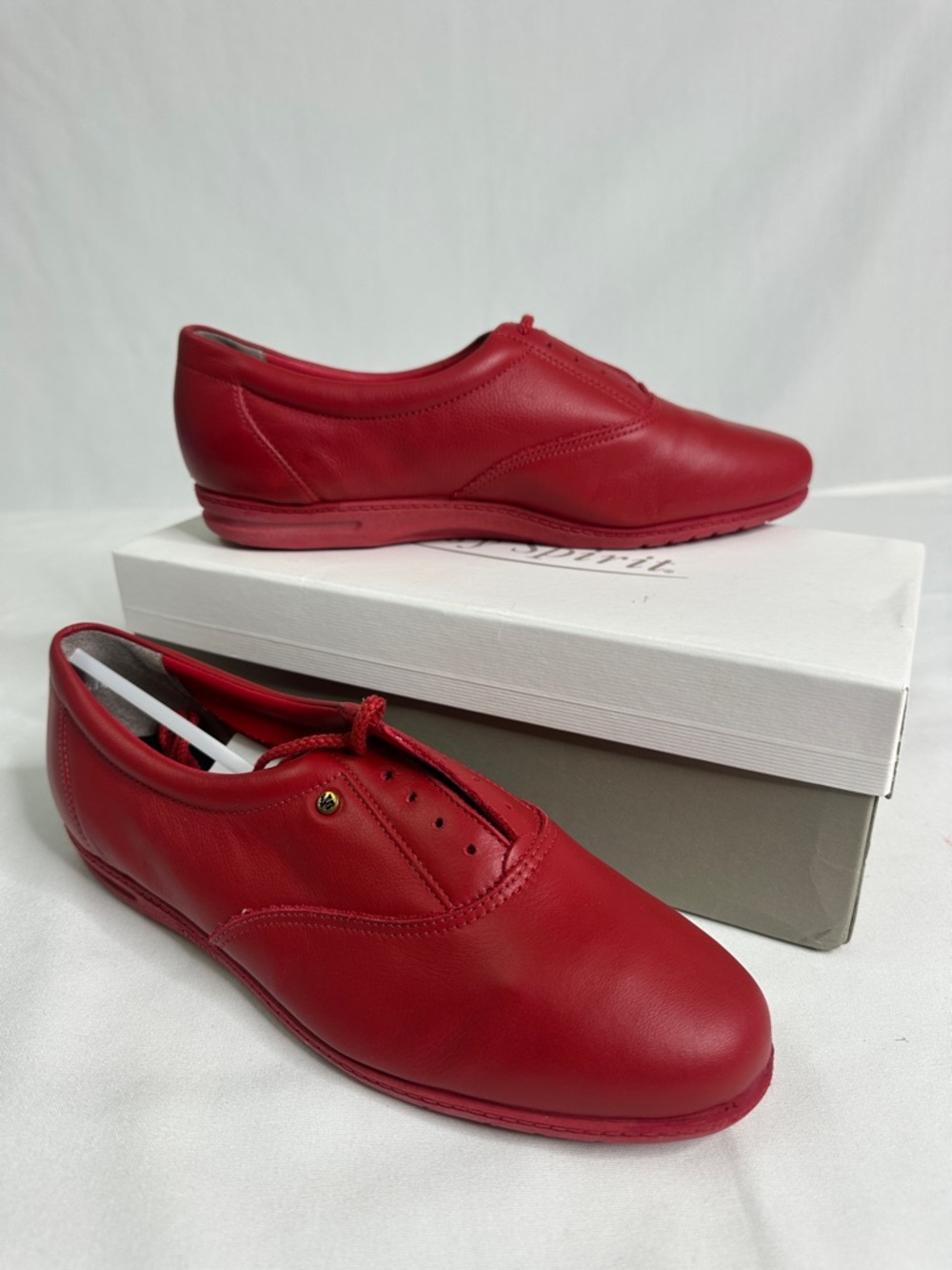 Easy Spirit Women’s Red Leather Slip-On Sneakers
